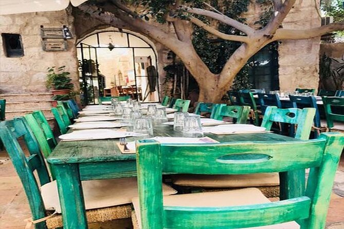 Private Madaba Haret Jdoudna Restaurant Lunch or Dinner from Amman - Browsing mosaics and handicrafts after dinner