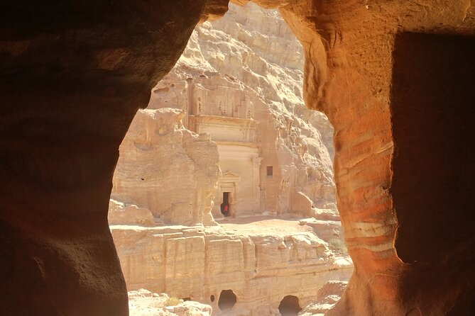 Private Petra Back Entrance Tour with Guide . - 7:00 am pickup and the ride to Little Petra