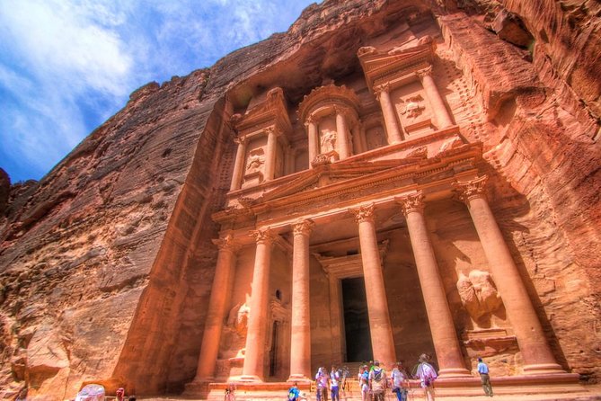 Private Tour Petra and Shobak Castle from Amman - Entering Petra with a local English-speaking guide