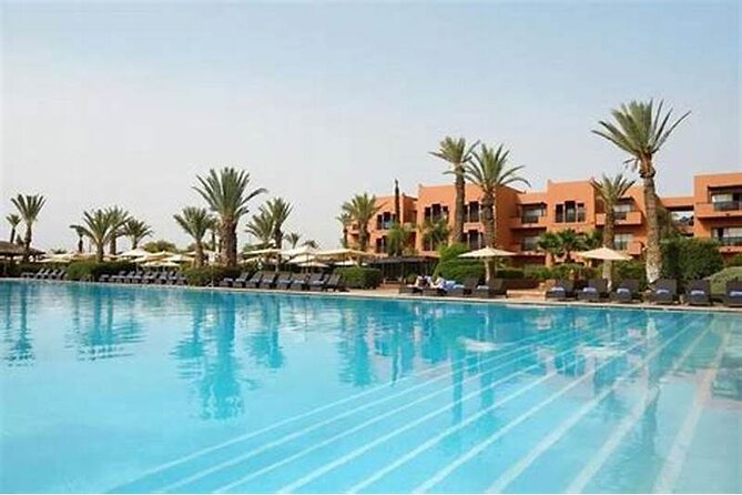 Private Tour to Visit the Dead Sea - Resort comfort versus simple sightseeing