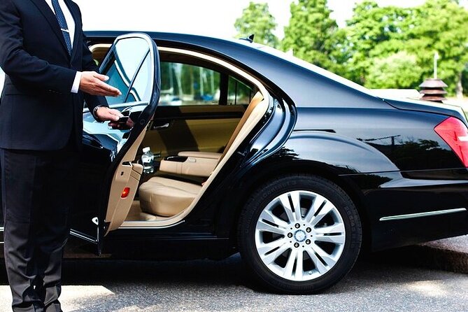 Private Transfer from Amman Airport QAIA to Your Hotel in Amman - Meeting the driver at the arrival gate