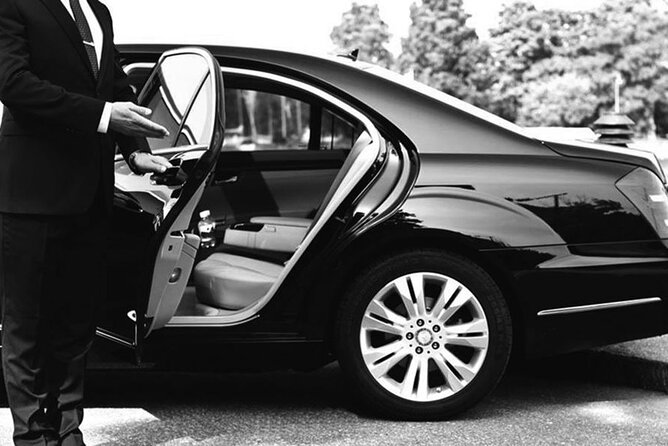 Private Transfer From Petra to Amman or Airport With Optional - The drivers and the level of personal service