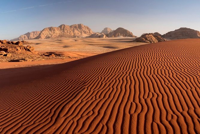 Two-Hour Jeep Safari "Wadi Rum Highlights!" w/ Professional Guide - Who will like this short desert safari?