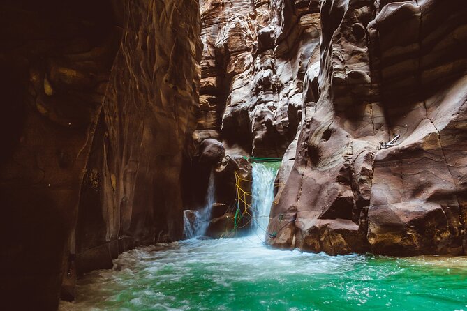 Wadi Mujib Siq Trail with Amman Panoramic&Optional Dead Sea Visit - What the private vehicle adds, and what it does not