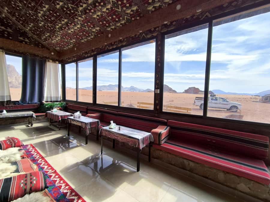 Wadi Rum: 1-Night Jeep Tour with Dinner and Breakfast - Starting at Wadi Rum Rest House