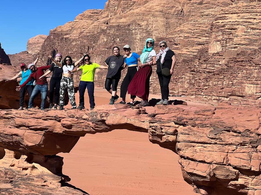 Wadi Rum (2) hour jeep morning tour or sunset tour - A short Jeep route with a clear purpose