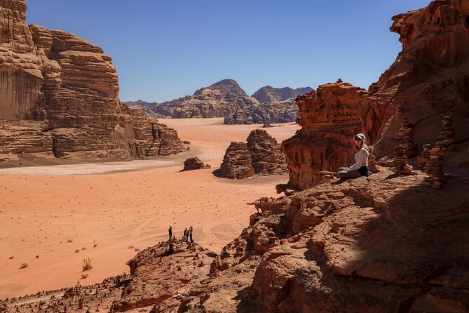 Wadi Rum: Explorer 5 Hour Jeep Tour PASS + Bedouin Tent + Meal - Um Frouth Arch or a sunset viewpoint
