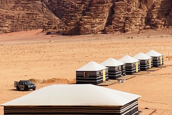 Wadi Rum overnight jeeptour - 1 Day/ 1 Night - Walking through Abu Khashaba Canyon