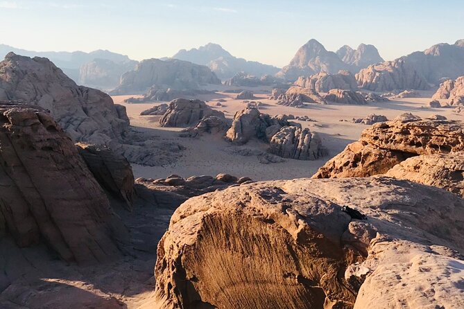 Wadi Rum overnight jeeptour - 1 Day/ 1 Night - A final rock scramble before sunset