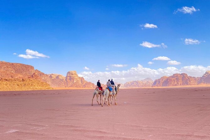 Wadi Rum overnight jeeptour - 1 Day/ 1 Night - Sunset at Um Sabatah